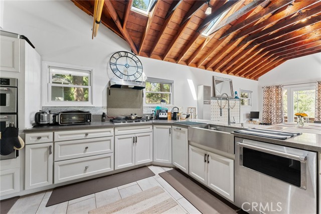 Detail Gallery Image 16 of 49 For 39326 Prospect Dr, Forest Falls,  CA 92339 - 4 Beds | 2/1 Baths
