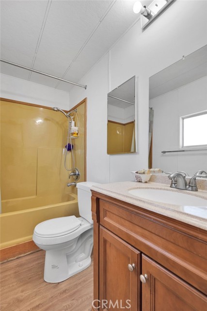 11414 Serra Rd, Apple Valley CA: https://media.crmls.org/medias/4bcac1fc-106b-4603-9ba2-40cc9586bbc2.jpg