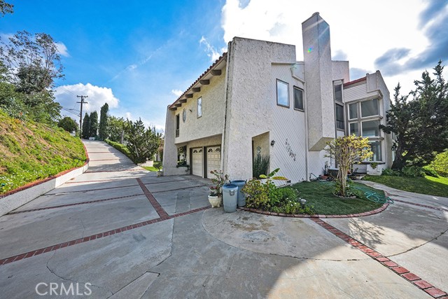 9752 Rangeview Drive, Santa Ana CA: https://media.crmls.org/medias/4bcc3c1b-82a5-4f1d-912c-932ec67518f8.jpg