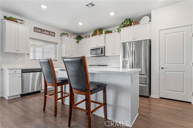 Detail Gallery Image 10 of 41 For 28425 Pinon Ct, Winchester,  CA 92596 - 4 Beds | 3 Baths