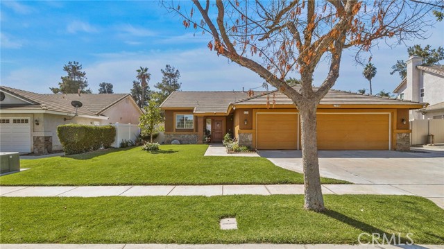 Detail Gallery Image 1 of 30 For 1204 Salem Dr, Corona,  CA 92881 - 3 Beds | 2 Baths