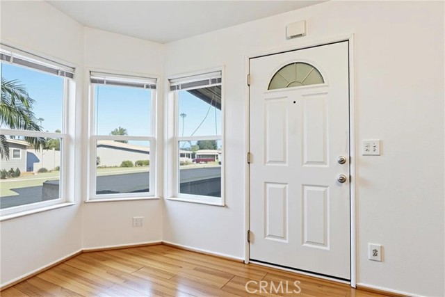 Detail Gallery Image 5 of 21 For 930 S. Santa Victoria, Hemet,  CA 92543 - 3 Beds | 2 Baths