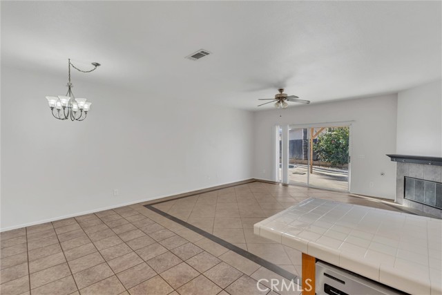 Detail Gallery Image 9 of 55 For 3901 Vicksburg Ct, Hemet,  CA 92545 - 5 Beds | 3 Baths