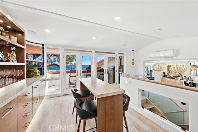 Detail Gallery Image 16 of 71 For 594 Cliff Dr, Laguna Beach,  CA 92651 - 4 Beds | 3 Baths