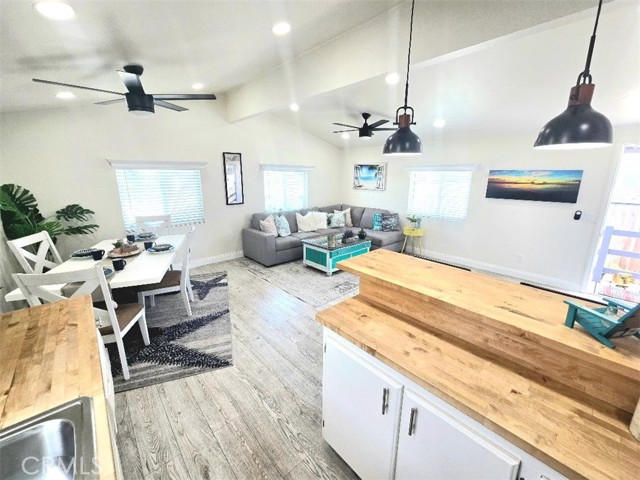 Detail Gallery Image 13 of 58 For 21752 Pacific Coast Hwy 11a,  Huntington Beach,  CA 92646 - 3 Beds | 2 Baths