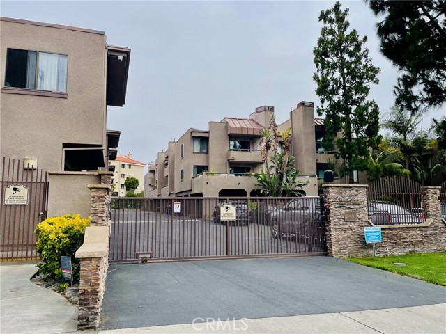 8300 Manitoba Street, Playa del Rey CA: https://media.crmls.org/medias/4bcf568b-ee55-4e09-8df2-50d5ce9b63b6.jpg
