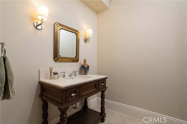 Detail Gallery Image 26 of 34 For 25 Blue Grass, Irvine,  CA 92603 - 6 Beds | 6/3 Baths