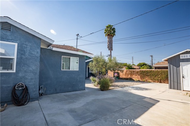 11835 Gale Ave, Hawthorne CA: https://media.crmls.org/medias/4bd11972-2ec5-419f-95fe-abd68ecea33c.jpg