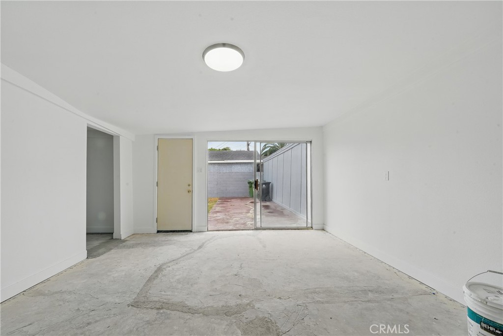 https://media.crmls.org/medias/4bd1a5f0-bde5-4c47-b789-c11f20d8e522.jpg?preset=X-Large