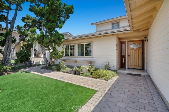Detail Gallery Image 2 of 53 For 26826 Rolling Vista Dr, Lomita,  CA 90717 - 5 Beds | 3 Baths