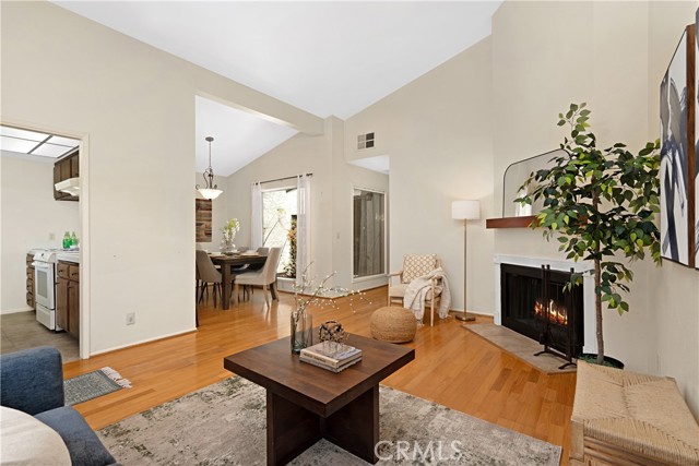 1030 Royal Oaks Drive, Monrovia CA: https://media.crmls.org/medias/4bd29261-809c-4a8a-9b4a-5cb66e045790.jpg