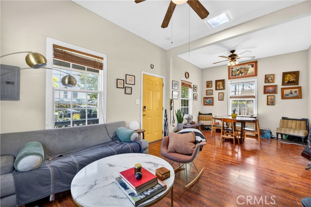 Detail Gallery Image 8 of 47 For 614 N Shelton, Santa Ana,  CA 92703 - 5 Beds | 2 Baths