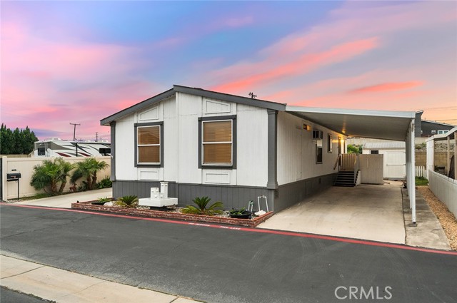 9850 Garfield, Huntington Beach CA: https://media.crmls.org/medias/4bd403ea-dcb8-4b17-9269-1b0eaf52396a.jpg