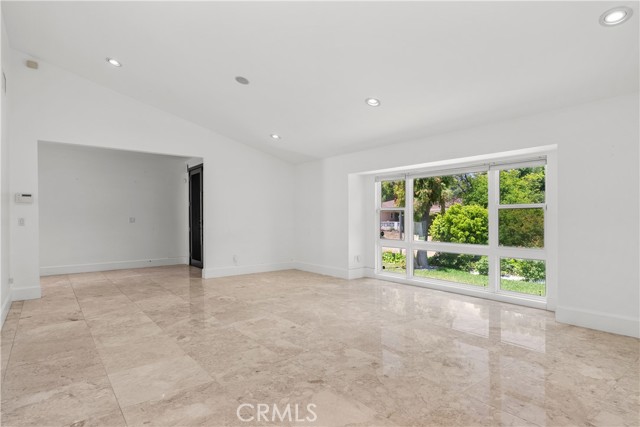 16544 Park Lane Drive, Los Angeles CA: https://media.crmls.org/medias/4bd437f9-4a72-4377-9d94-352cc60b1fa2.jpg