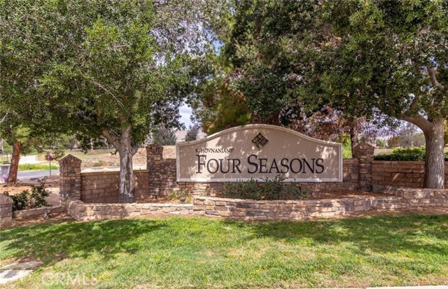 240 Glenview Lane, Hemet CA: https://media.crmls.org/medias/4bd4e172-958a-47a5-801b-73307be39c49.jpg