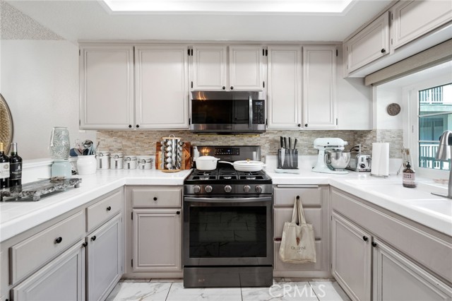 Detail Gallery Image 4 of 42 For 1410 Brett Pl #238,  San Pedro,  CA 90732 - 2 Beds | 2 Baths