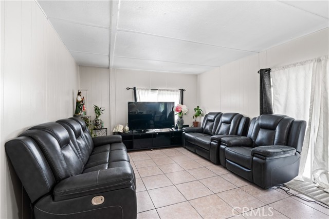 Detail Gallery Image 6 of 28 For 1512 E 5th St #150,  Ontario,  CA 92571 - 3 Beds | 1/1 Baths
