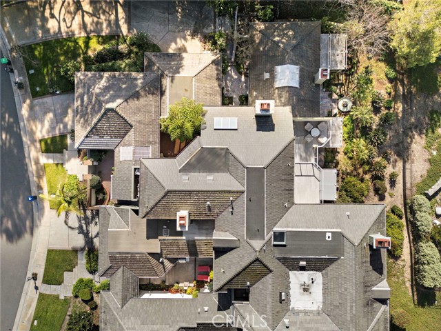 Detail Gallery Image 43 of 51 For 25 Lucerne St, Newport Beach,  CA 92660 - 3 Beds | 2/1 Baths