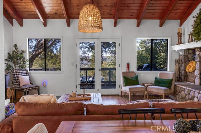 Detail Gallery Image 9 of 30 For 290 Davos Dr, Crestline,  CA 92325 - 3 Beds | 2/1 Baths