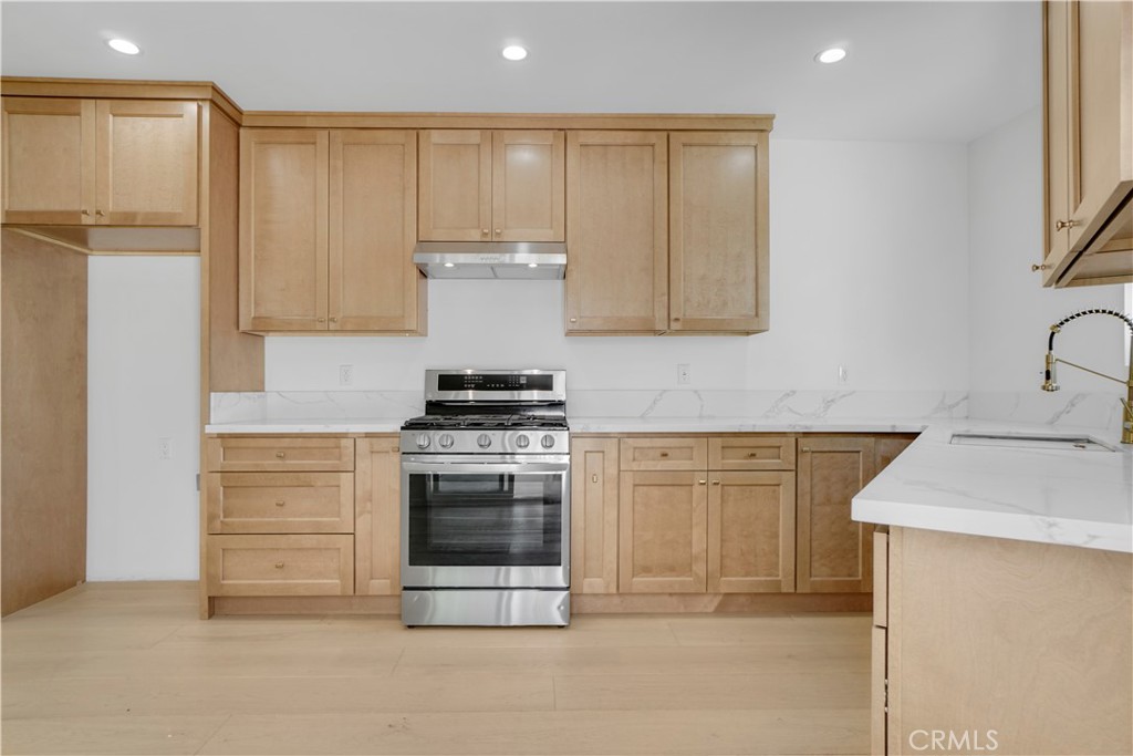 https://media.crmls.org/medias/4bd8eb89-afde-48db-a4ce-ebf8144b42e0.jpg?preset=X-Large