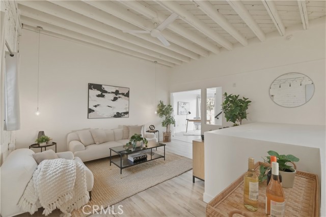 Detail Gallery Image 3 of 31 For 941 W Hawthorn #9,  San Diego,  CA 92101 - 2 Beds | 2 Baths