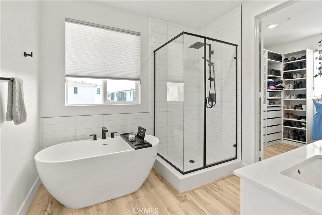 MLS #SB25266396 image #1