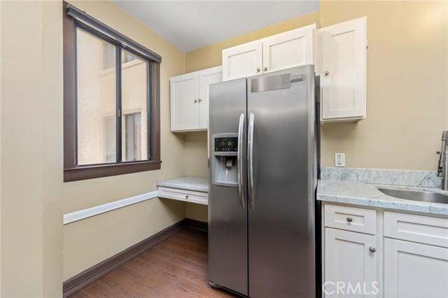 315 W 3rd Street, Long Beach CA: https://media.crmls.org/medias/4bda474f-8e3f-4c16-bd24-3efcde650f2d.jpg