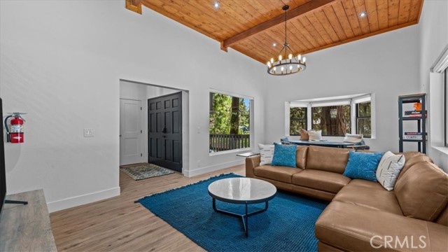 610 Pioneer, Lake Arrowhead, CA 92352