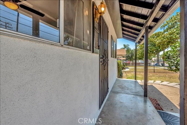 518 E Lime, Monrovia CA: https://media.crmls.org/medias/4bdb356f-7572-4834-b853-23476a56ec6d.jpg