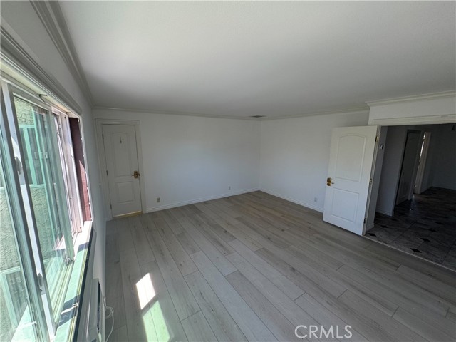 21041 Shaw Lane, Huntington Beach CA: https://media.crmls.org/medias/4bdb3d07-5f09-400f-9d5d-105d8dff5437.jpg