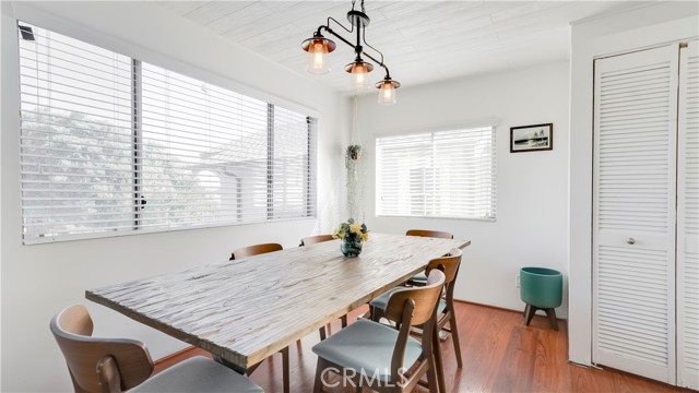 400 17th Street, Manhattan Beach, California 90266, 4 Bedrooms Bedrooms, ,2 BathroomsBathrooms,Residential,Sold,17th,SB21119391