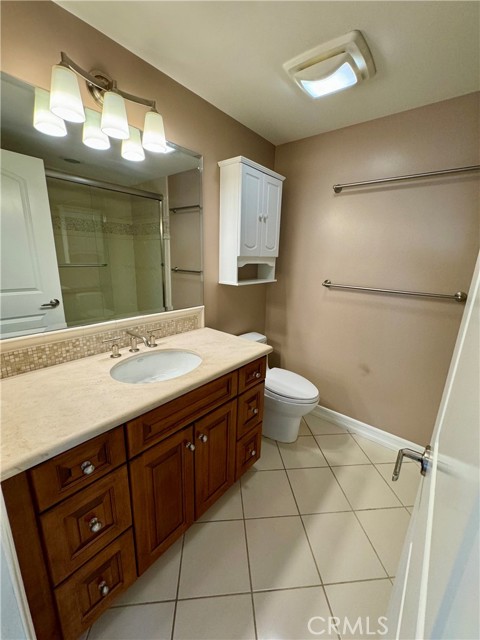 3rd floor Bathroom