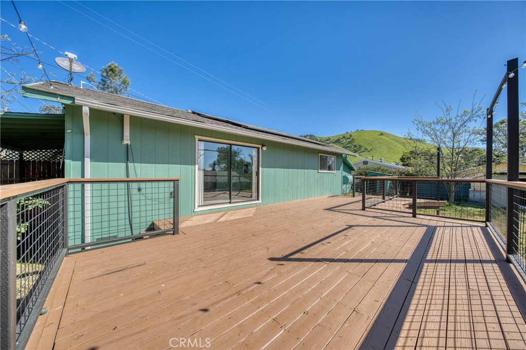 https://media.crmls.org/medias/4bdbcff7-ccac-42ec-9c32-5fbc3e47a676.jpg?preset=X-Large