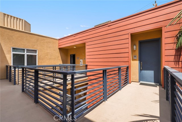 4050 Glencoe Avenue, Marina del Rey CA: https://media.crmls.org/medias/4bdbd327-3b03-4fd4-9a4a-515e9f8a9f64.jpg