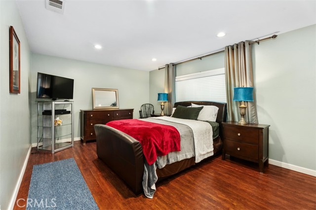 Detail Gallery Image 14 of 25 For 5851 Wellson Dr, Cypress,  CA 90630 - 3 Beds | 3 Baths