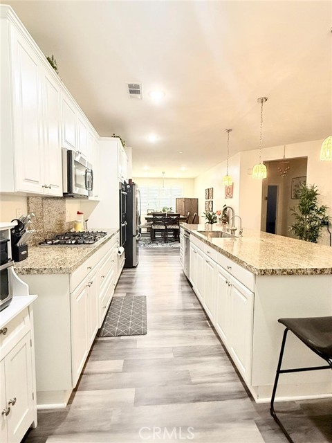 Detail Gallery Image 13 of 33 For 6842 Narrow Way, Jurupa Valley,  CA 91752 - 3 Beds | 2 Baths