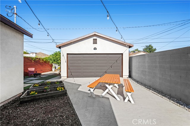 Detail Gallery Image 8 of 53 For 5979 Hereford, Los Angeles,  CA 90022 - 3 Beds | 2 Baths