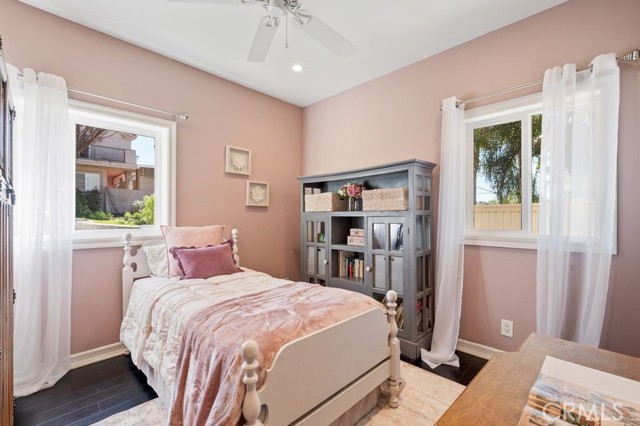 Detail Gallery Image 17 of 26 For 1905 Rockefeller Ln a,  Redondo Beach,  CA 90278 - 3 Beds | 3 Baths