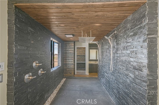 Detail Gallery Image 15 of 33 For 9149 Braceo Street, Oak Hills,  CA 92344 - 4 Beds | 3/1 Baths