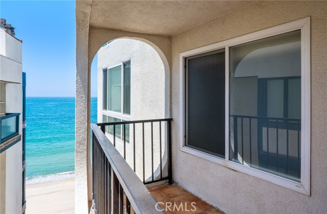 565 Esplanade, Redondo Beach, California 90277, 1 Bedroom Bedrooms, ,1 BathroomBathrooms,Residential,Sold,Esplanade,SB23142928