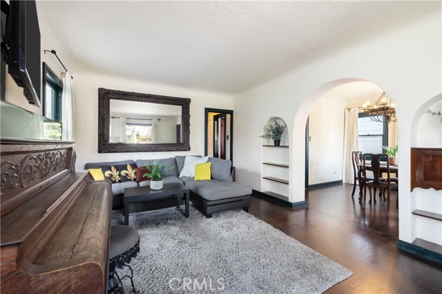 Detail Gallery Image 13 of 39 For 230 Glendora Ave, Long Beach,  CA 90803 - 2 Beds | 2 Baths