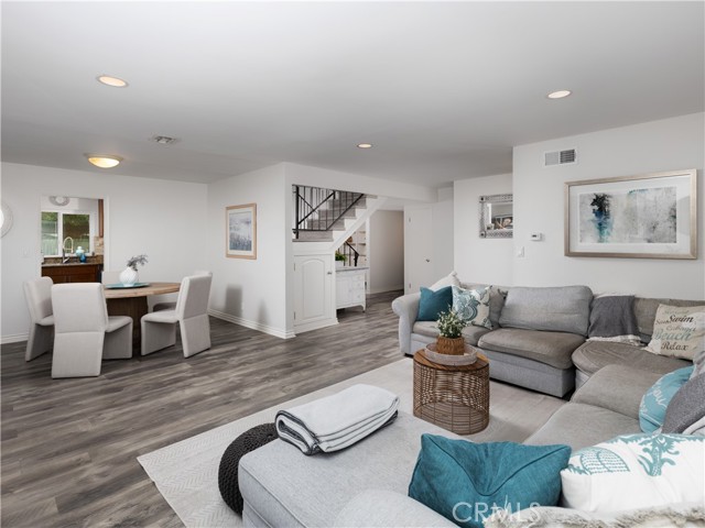 Detail Gallery Image 3 of 33 For 25006 Eshelman, Lomita,  CA 90717 - 4 Beds | 3 Baths