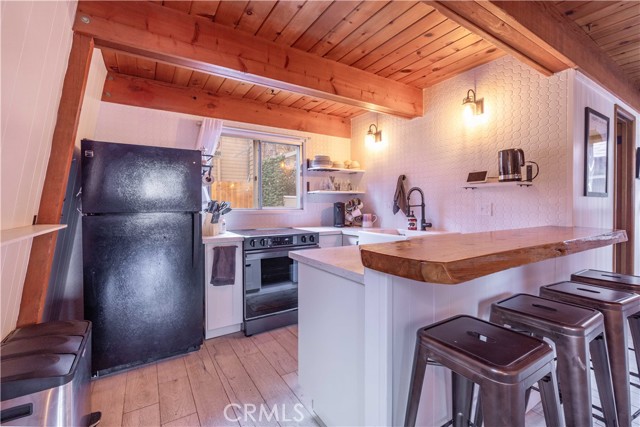 Detail Gallery Image 6 of 15 For 1130 Vine Ave, Big Bear City,  CA 92314 - 2 Beds | 1 Baths