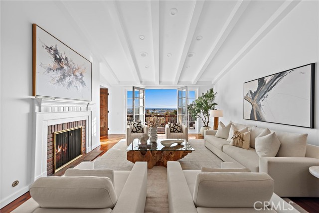 Detail Gallery Image 6 of 37 For 521 Kings Rd, Newport Beach,  CA 92663 - 4 Beds | 4 Baths