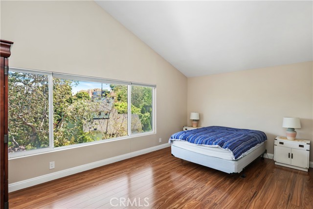 3751 Prestwick Drive, Los Angeles CA: https://media.crmls.org/medias/4bdffb1a-5821-4789-b1b6-9a1c159f6874.jpg