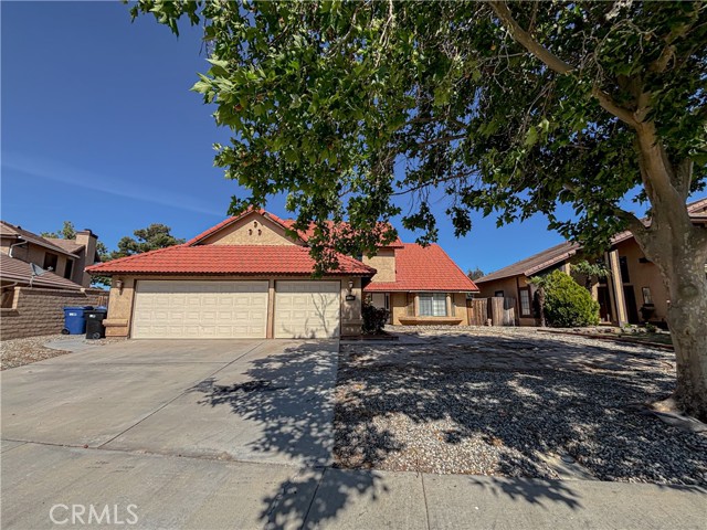 39360 Longhorn Court, Palmdale CA: https://media.crmls.org/medias/4be0acfc-aeaf-4875-9bbd-1795d17b900f.jpg