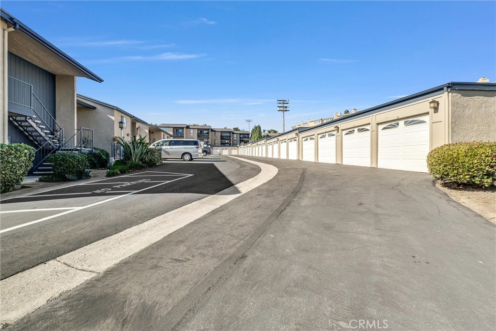 MLS #OC25257932 image #23