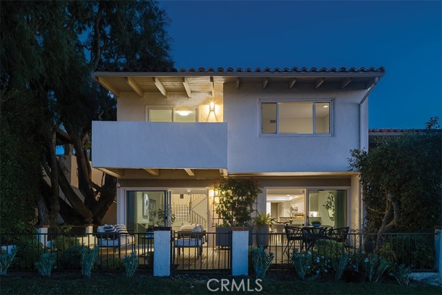 Detail Gallery Image 17 of 28 For 2175 Vista Entrada, Newport Beach,  CA 92660 - 3 Beds | 2/1 Baths