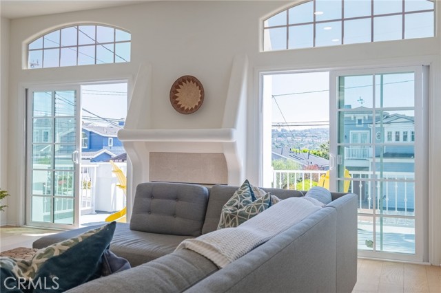 1021 Avenue D, Redondo Beach, California 90277, 4 Bedrooms Bedrooms, 0 ,2 BathroomsBathrooms,Residential,For Sale,Avenue D,0,SB26127548