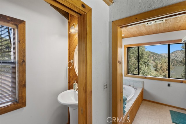 Detail Gallery Image 18 of 51 For 2405 Yellowstone Ct, –,  CA 93225 - 3 Beds | 2 Baths